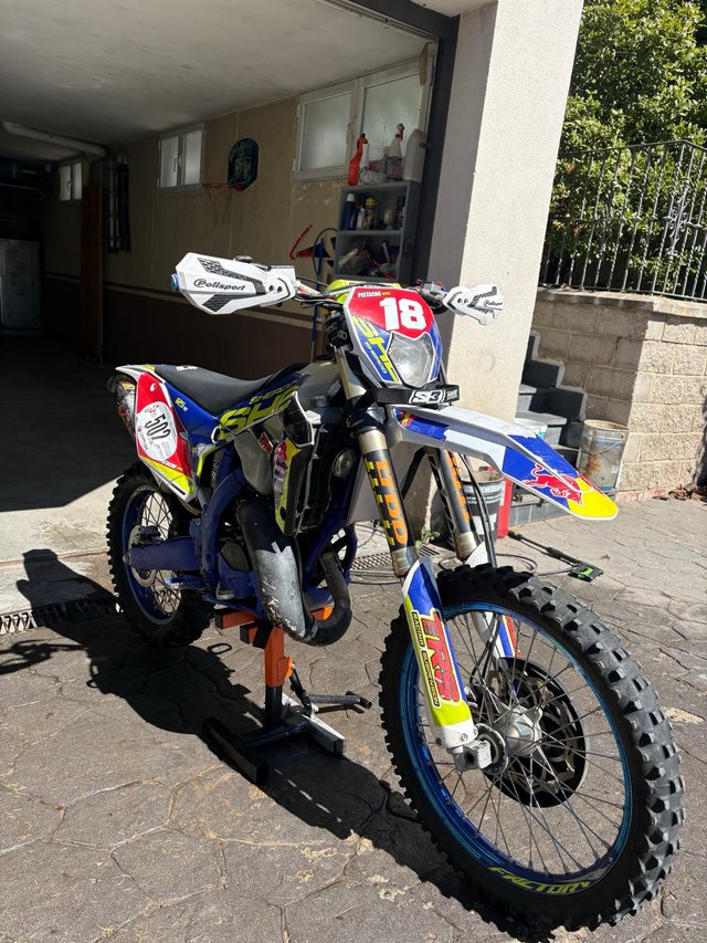Moto de Enduro Sherco 125