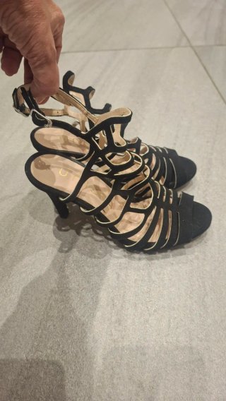 Sandalias de tacón Unisa negras