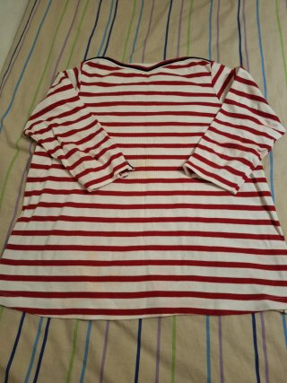 Camiseta de Rayas Rojas y Blancas