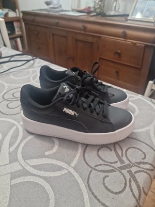 Zapatillas Puma Negras y Blancas