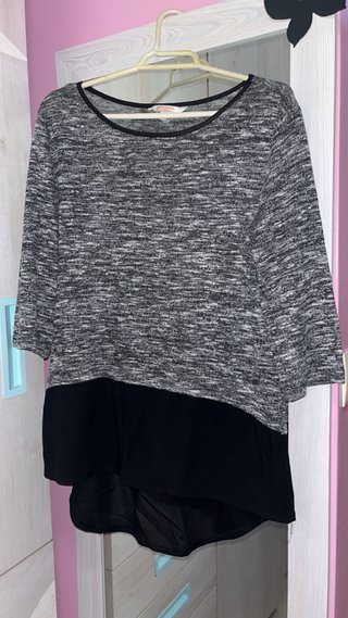 Blusa bicolor gris y negra