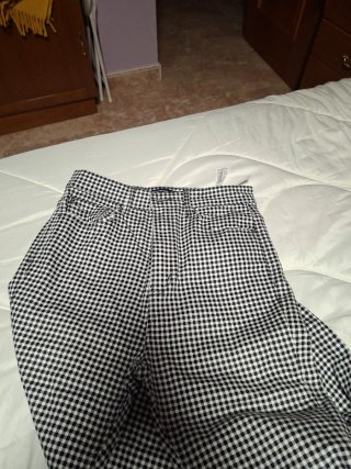 Pantalón de cuadros blanco y negro