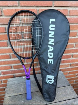 Raqueta Tenis Lunnade Ultra Tour 95 casi sin usar.