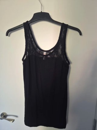 Top Negro con Encaje Talla M