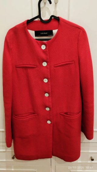 Abrigo Rojo Zara