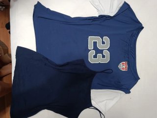 Camiseta Deportiva Azul y Top de tirantes
