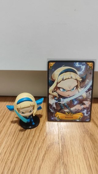 Figura y carta Krosmaster Arena: Bakara