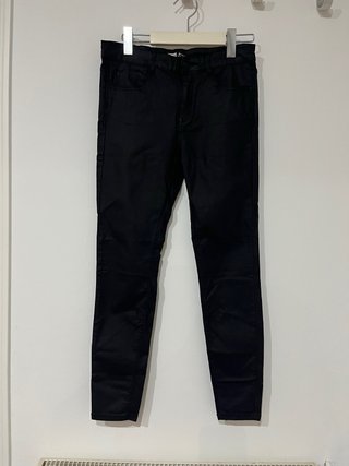 Pantalón Pitillo Encerado Negro Talla 42