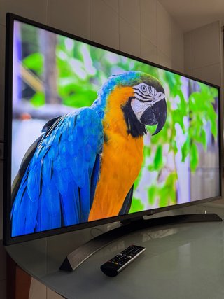 Televisor 4K Smart TV 60 pulgadas