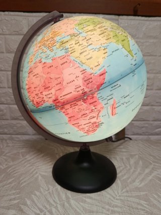 Chollo Bola del Mundo con Luz