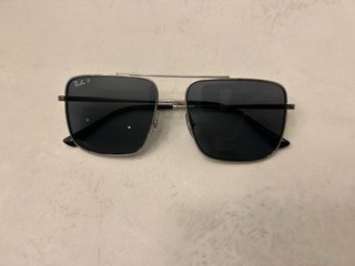 Gafas de sol Ray-Ban ARI RB3758 Polarizadas