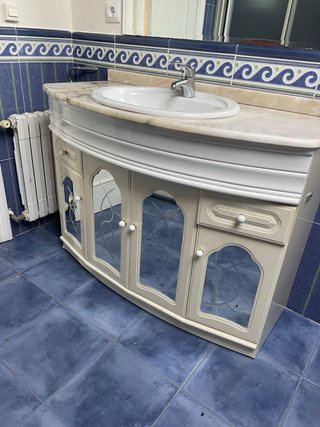 Mueble de baño con lavabo