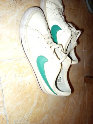 Zapatillas Nike Blancas y Verdes
