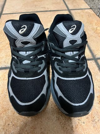 Zapatillas Asics Gel Negras y Grises