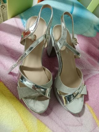 Zapatos de vestir plateados