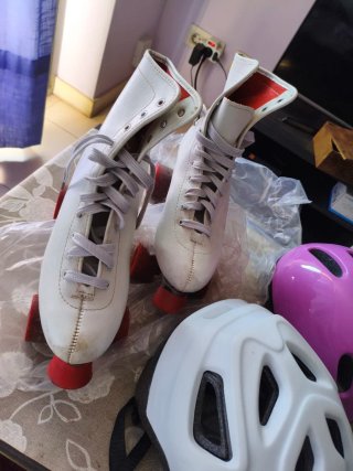 Patines de Ruedas con Casco y Protecciones