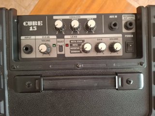 Amplificador de Guitarra Roland Cube 15