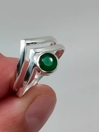 Anillo de Plata de Ley 925 y Esmeralda