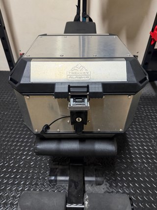 Baúl GIVI Trekker Alaska 44L Aluminio