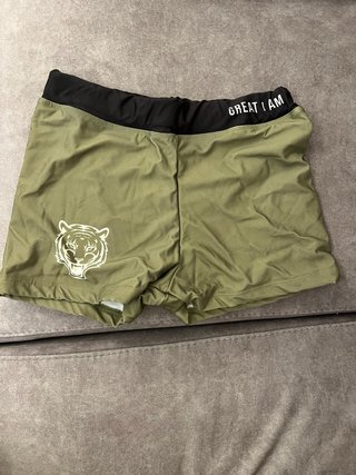 Pantalón corto de deporte verde