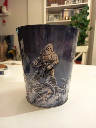 Cubo Metálico Ilustrado