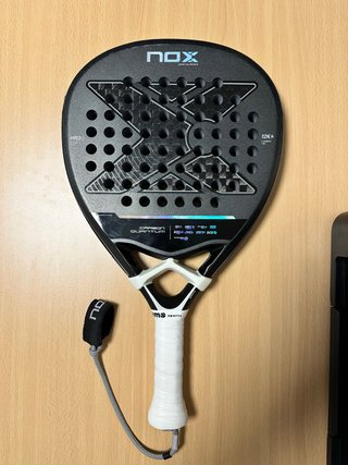 Pala de Pádel Nox Carbon Quantum 12K 2025