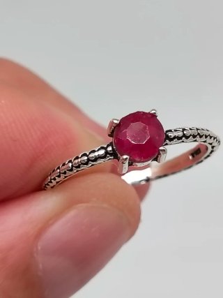 Anillo de Plata de Ley 925 y Rubí