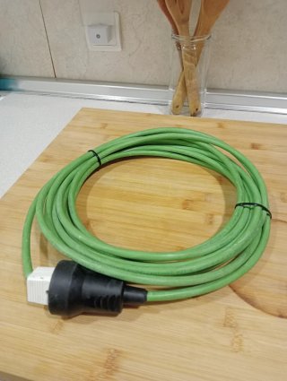 Alargo eléctrico de 5 metros quizá algo más.