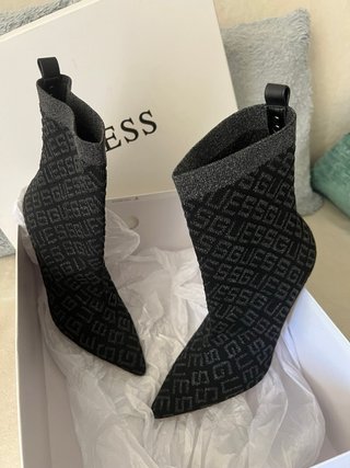 Botines Guess negros
