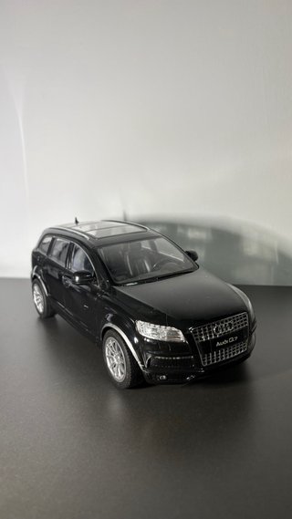 Coche en miniatura Audi Q7