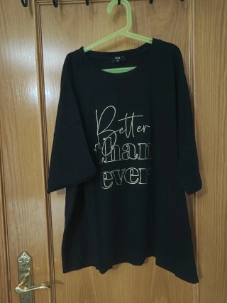 Camiseta Oversize Negra Better Than Ever