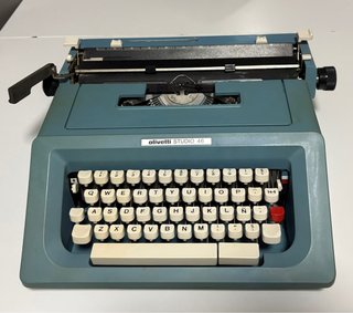 Máquina de escribir Olivetti Studio 46
