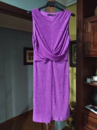Vestido Morado con Detalle Cruzado