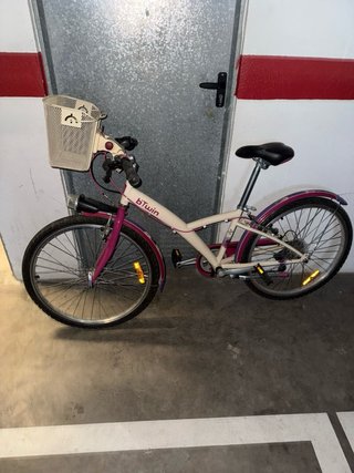 Bicicleta B’Twin 24 pulgadas con cesta