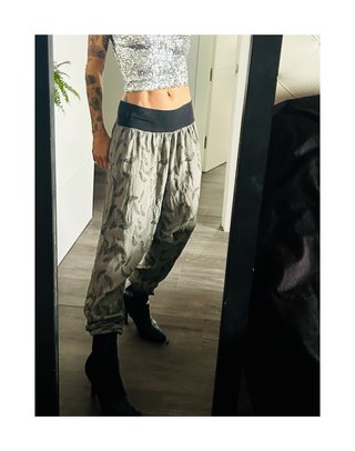 Pantalón bombacho estampado