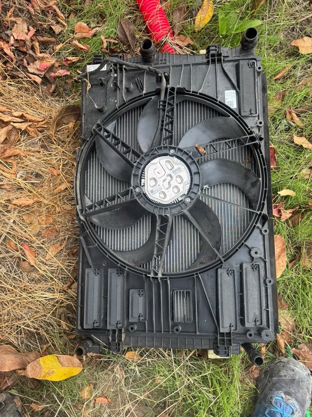 Radiador con ventilador VW Golf 7 y Tiguan
