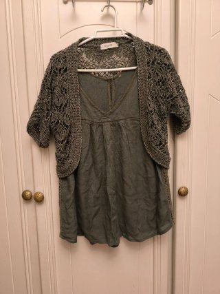 Conjunto de blusa y jersey perlé
