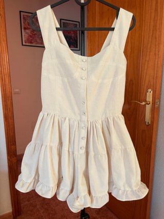 Mono corto blanco estilo vestido