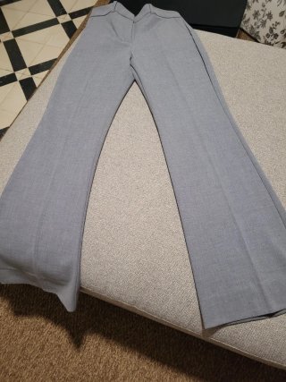Pantalón Gris acampanado de Mujer