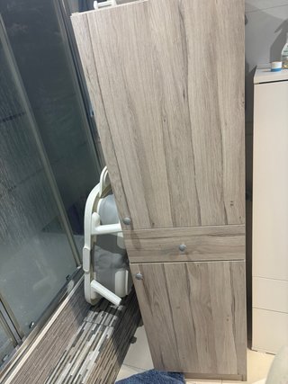 Armario de baño de madera