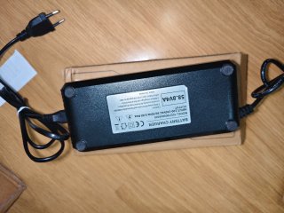 Cargador para Patinete o Bicicleta Eléctrica