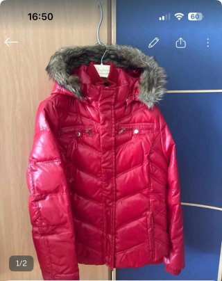 Chaqueta Acolchada Roja con Capucha