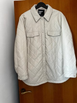 Chaqueta de polipiel acolchada