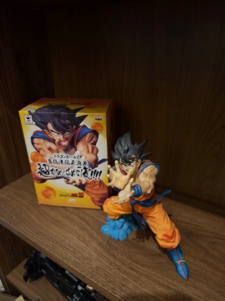 Figura Son Goku Super Kamehameha – Dragon Ball Z