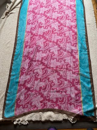Pañuelo Estampado Fucsia y Azul 95x180cm