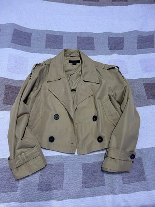Chaqueta corta beige