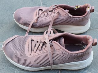 Zapatillas Skechers BOBS Squad Rosa Talla 40
