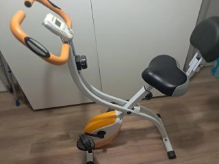 Bicicleta estática plegable