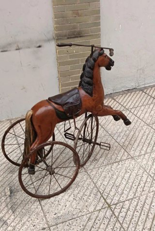 Triciclo Antiguo Caballo Siglo XIX