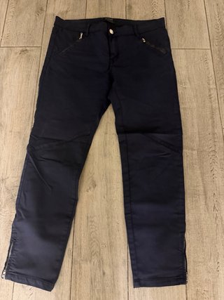 Pantalón Azul Marino cremalleras Stradivarius